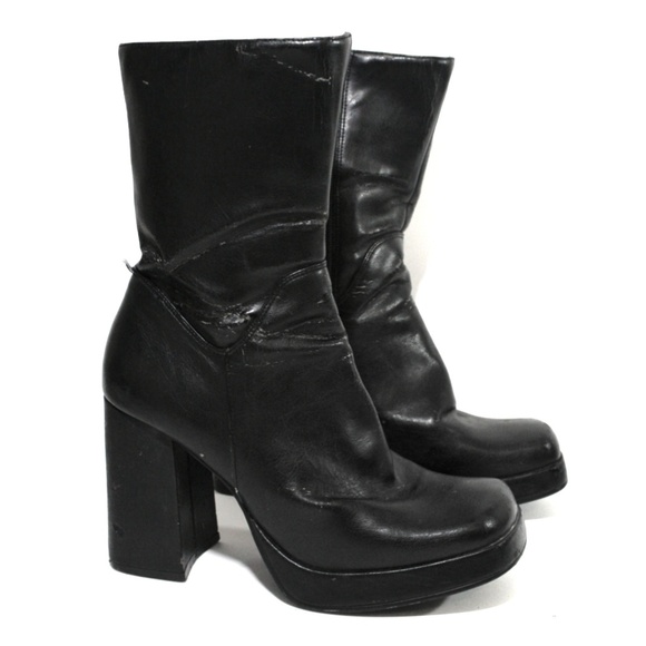 Vintage Shoes - Vintage 90s Chunky Heel Boot Black Square Toe